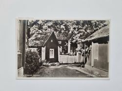 Vykort Öregrund. Gatuidyll.