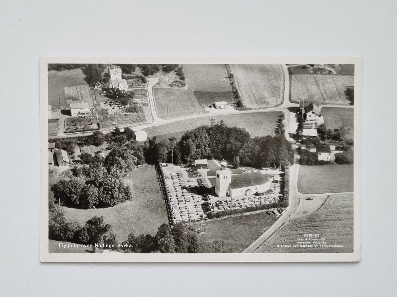 Vykort Flygfoto över Nödinge Kyrka