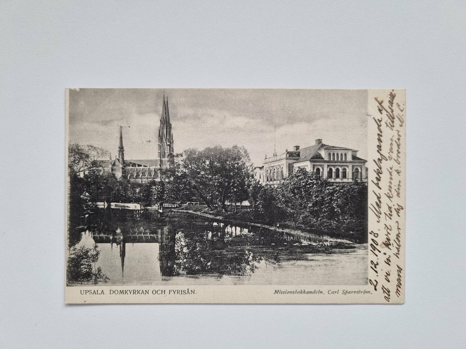 Vykort Upsala Domkyrkan och Fyrisån 1908