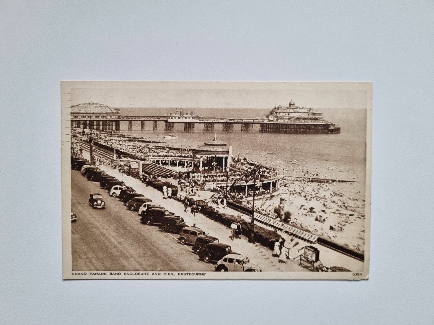 Vykort England, EASTBOURNE -Grand Parade, Band Enclosure and Pier, 1954