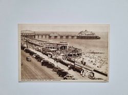 Vykort England, EASTBOURNE -Grand Parade, Band Enclosure and Pier, 1954