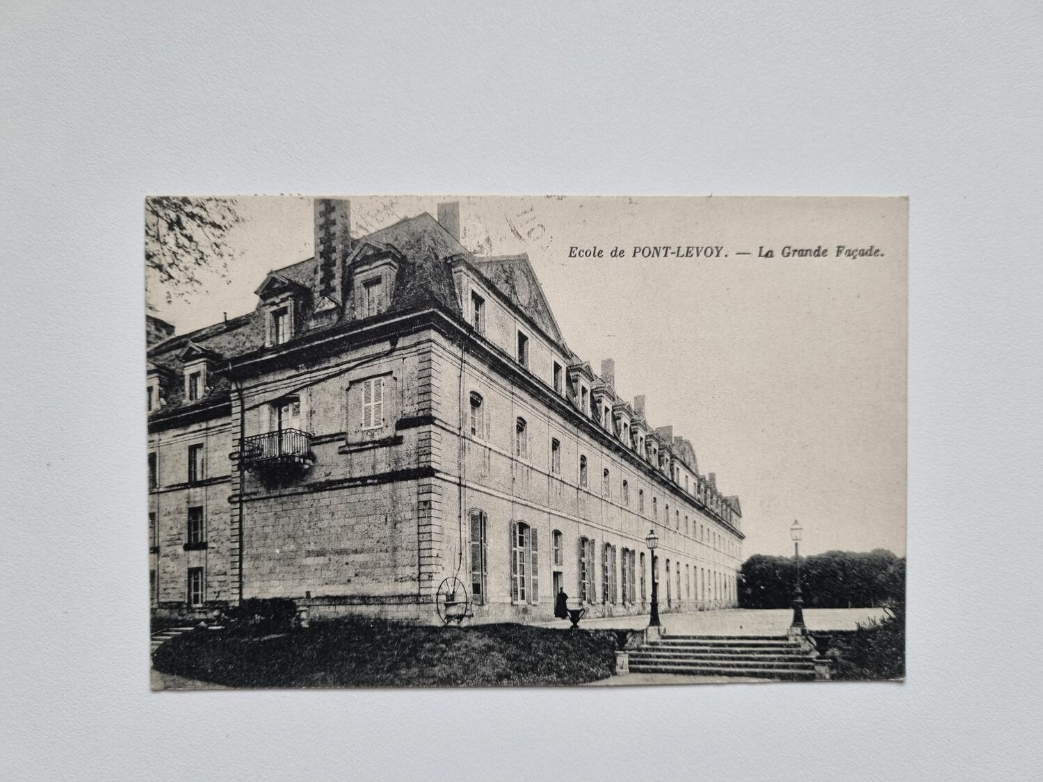 Vykort Ecole de PONT-LEVOY. La Grande Façade.