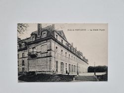 Vykort Ecole de PONT-LEVOY. La Grande Façade.