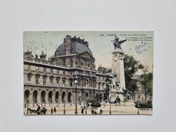 Vykort PARIS - the Louvre and the Gambetta Monument