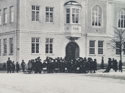 Vykort Elementarläroverket för flickor, 1913? Linköping