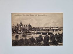 Vykort Stockholm. Nordiska Museet och Djurgårdsbron, 1912