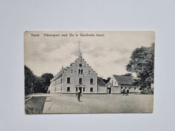 Vykort Ystad. Västerport med De la Gardieska huset, 1906