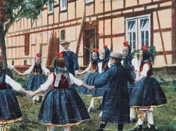 Vykort Schwälmer Ringelreihen, Hessische Trachten