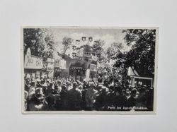 Vykort Danmark. Dyrehavsbakken, folksamling 1946