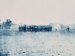Vykort Gruppfoto, soldater. KAIROUAN- Tirailleurs à l'exercice