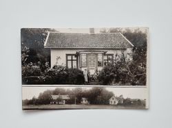 Vykort fotografi på familj framför hus