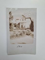 Vykort på hus. Stämplat Göteborg 1911