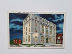 Vykort WILSON, NC North Carolina POST OFFICE & Government Building by Night