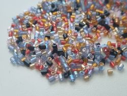 800 små pärlor, cylinderpärlor, fröpärlor (2 mm) - Blandade färger