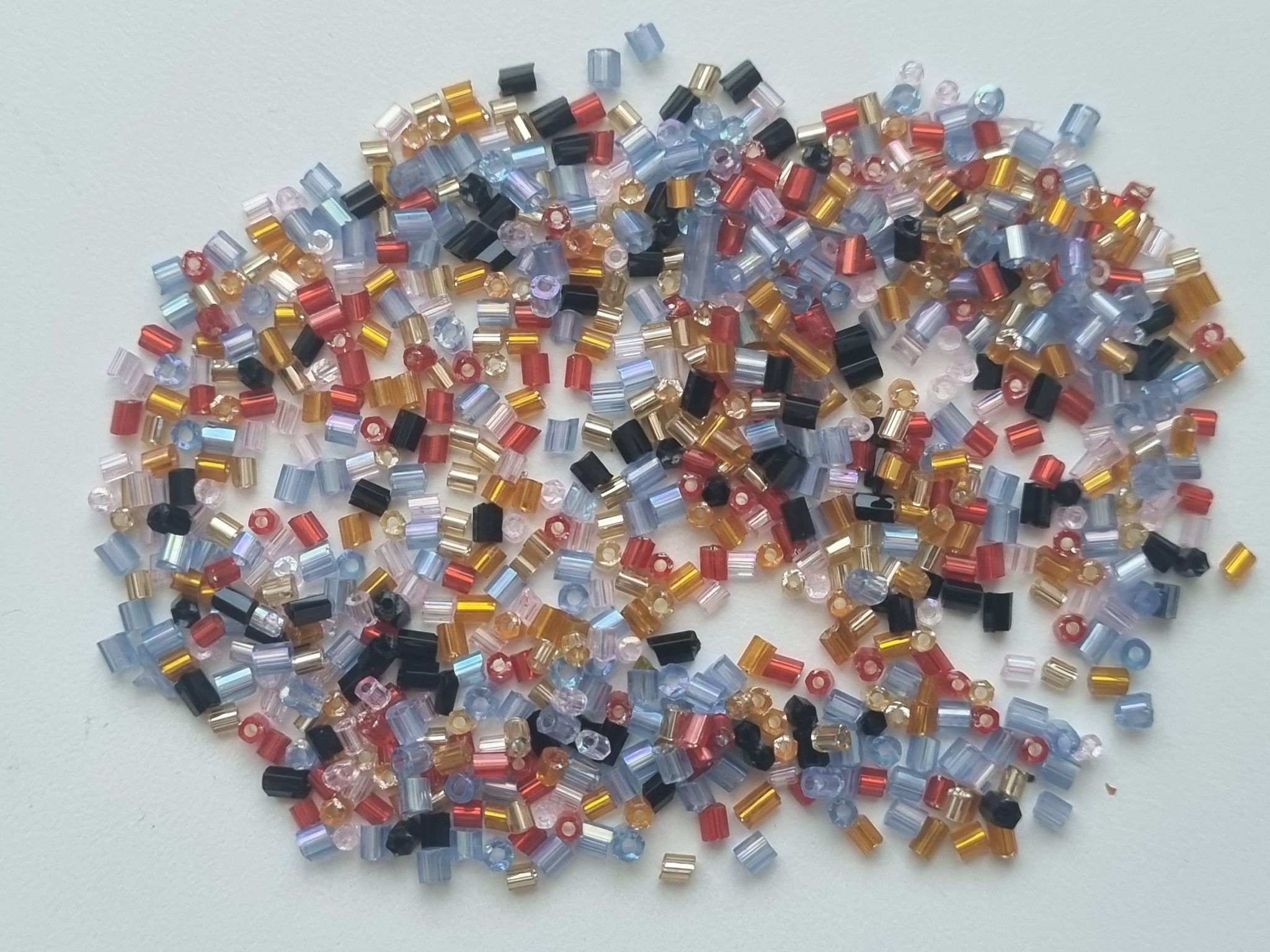800 små pärlor, cylinderpärlor, fröpärlor (2 mm) - Blandade färger