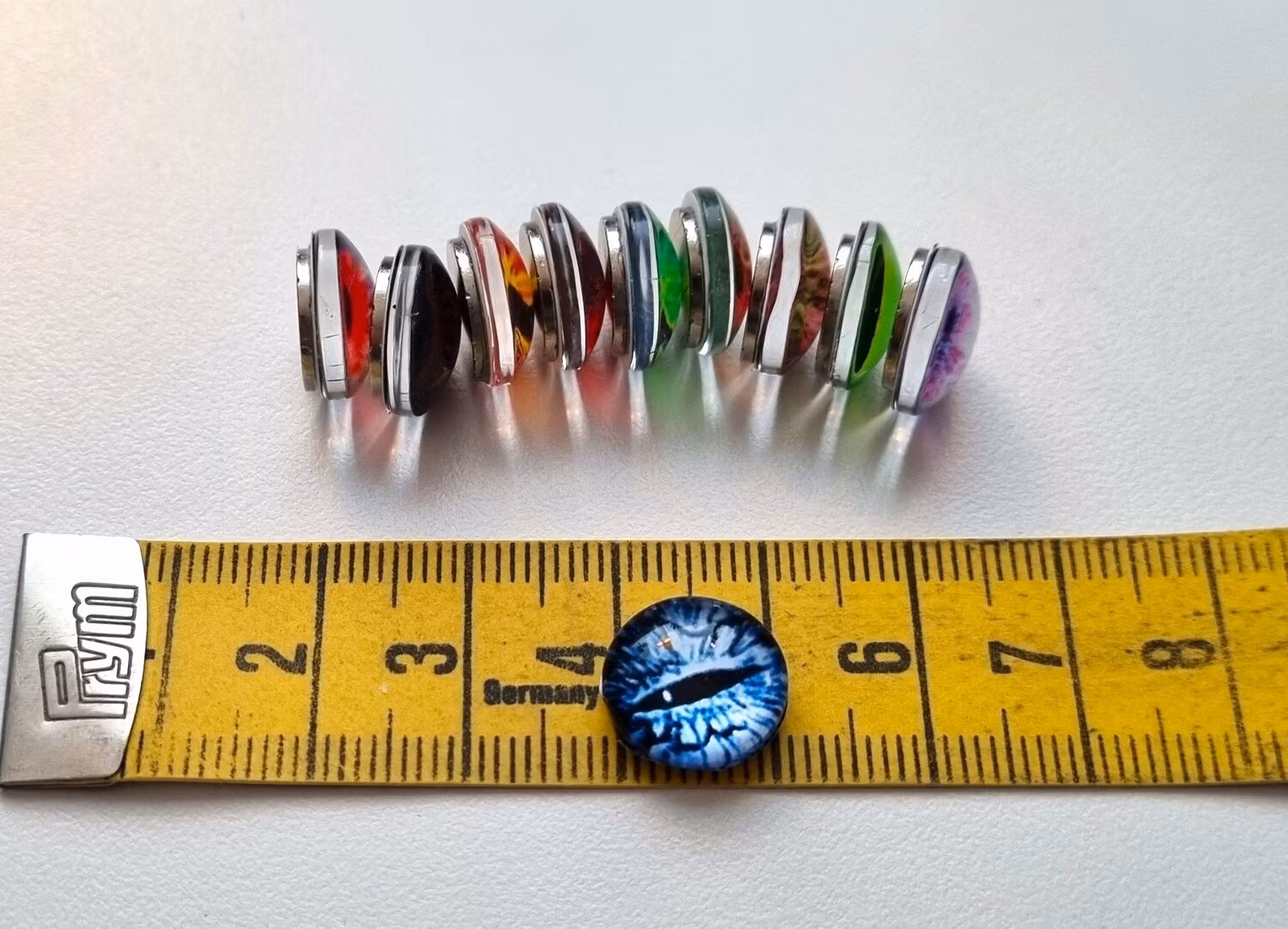 10 st kylskåpsmagneter, drakögon