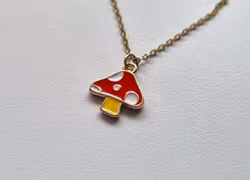 Halsband Flugsvamp