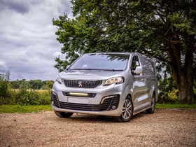 Lazer Grillkit Linear 18 Elite Peugeot Expert/Opel Vivaro/Citroen Jumpy
