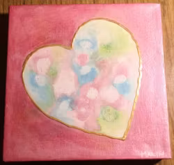 Hjärta på rosa bakgrund 20x20 cm