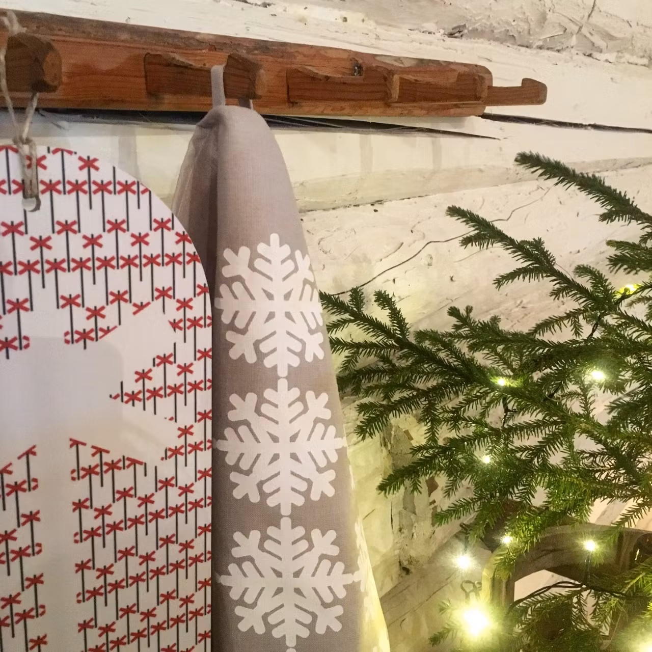 Kopia LEDKRYSS skärbräda/grytunderlägg