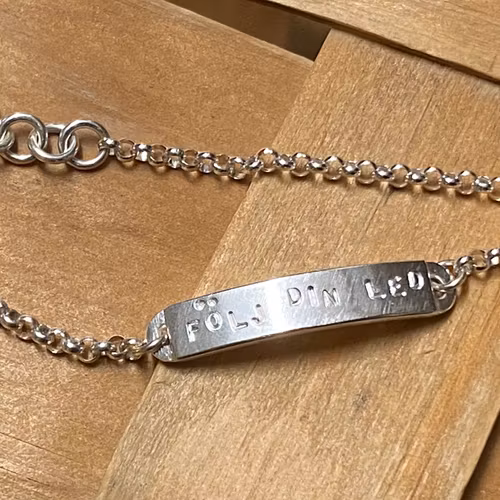 FÖLJ DIN LED armband