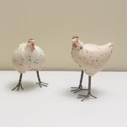 Höna i keramik