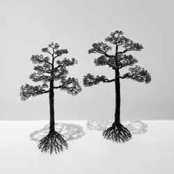 Träd, Tall i svart järn, stående. Pris från: