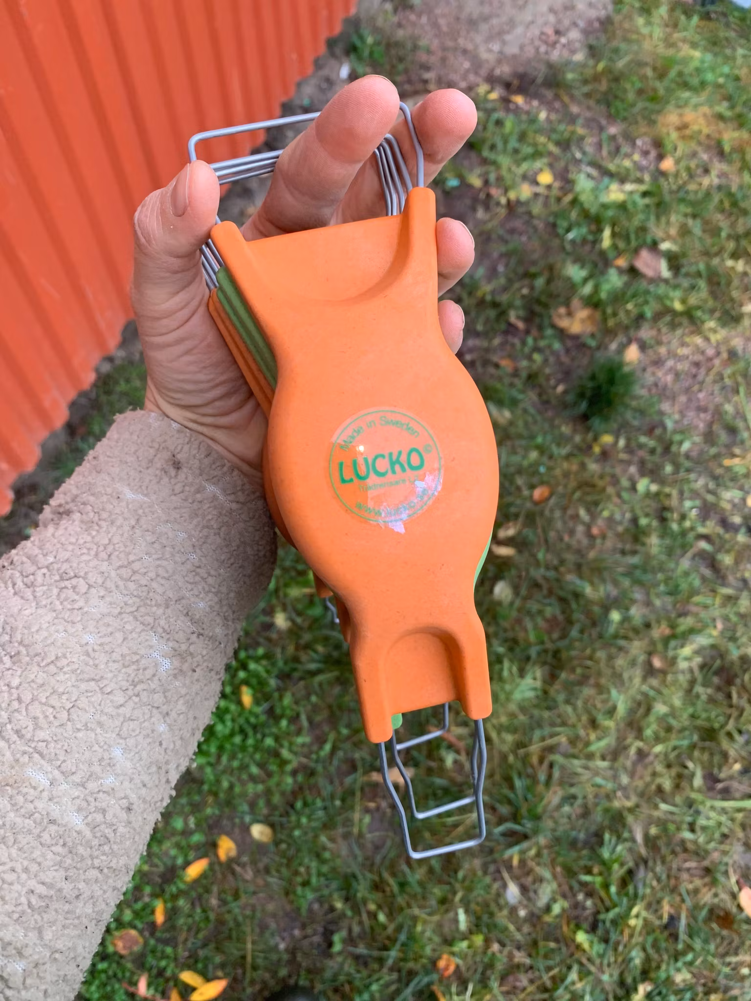 Ergonomisk handrensare, Lucko