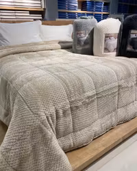 Sengeteppe / Pledd i flere farger - Denny Ultra Soft