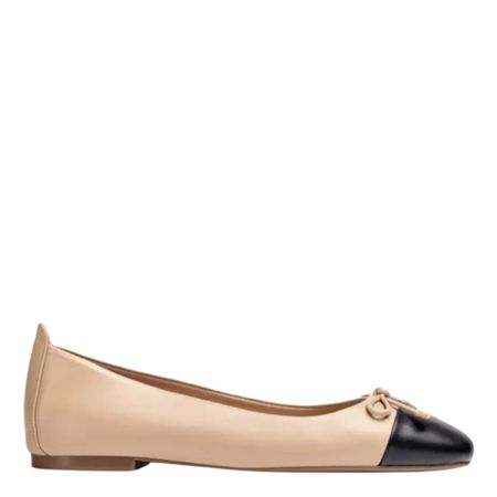 Klassisk Beige Ballerina Med Rosett