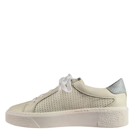 Vit sneaker med flätat läder och silverdetaljer