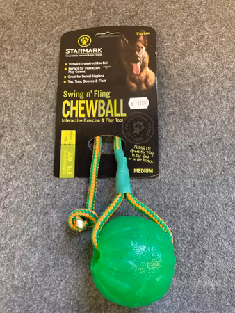 Starmark Swing n' Fling Chewball M