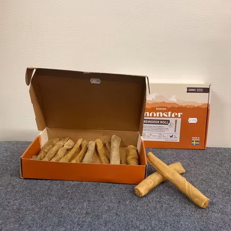 Monster Rawhide Reindeer Roll box (13 st)