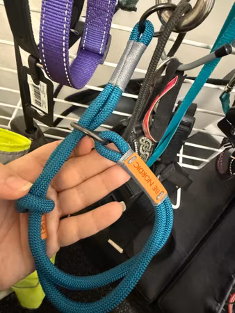 Second hand: petrol halsband