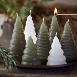 Handgjort figurljus Gran, Grön 13,5cm