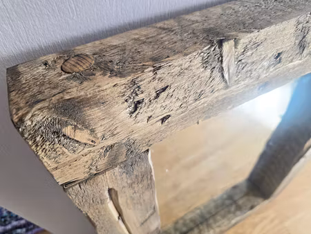 Rustik spegel med rejäl ram