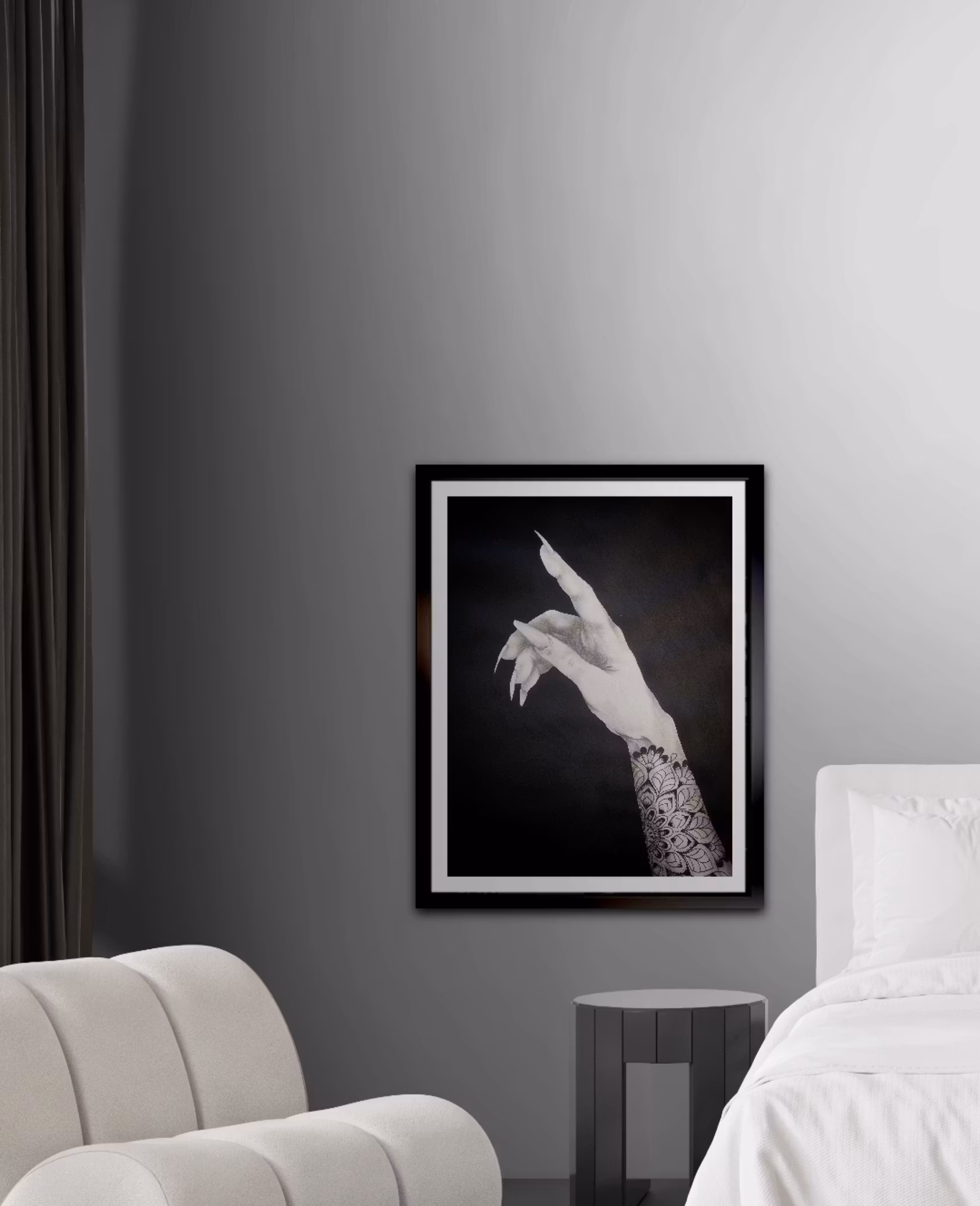 Stay Curious - Svartvit tavla i Kol & Akryl med tatuerad hand
