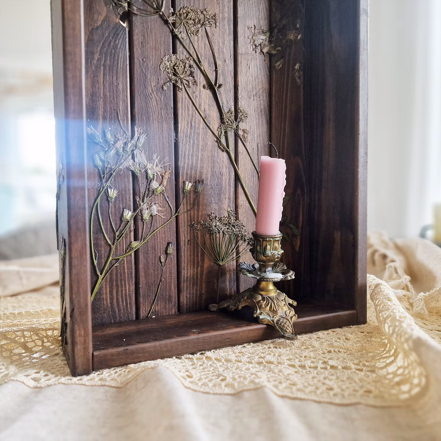 Bricka / Vägghylla med Blomster