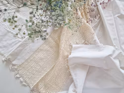 Bordsduk med spets, 140x200cm