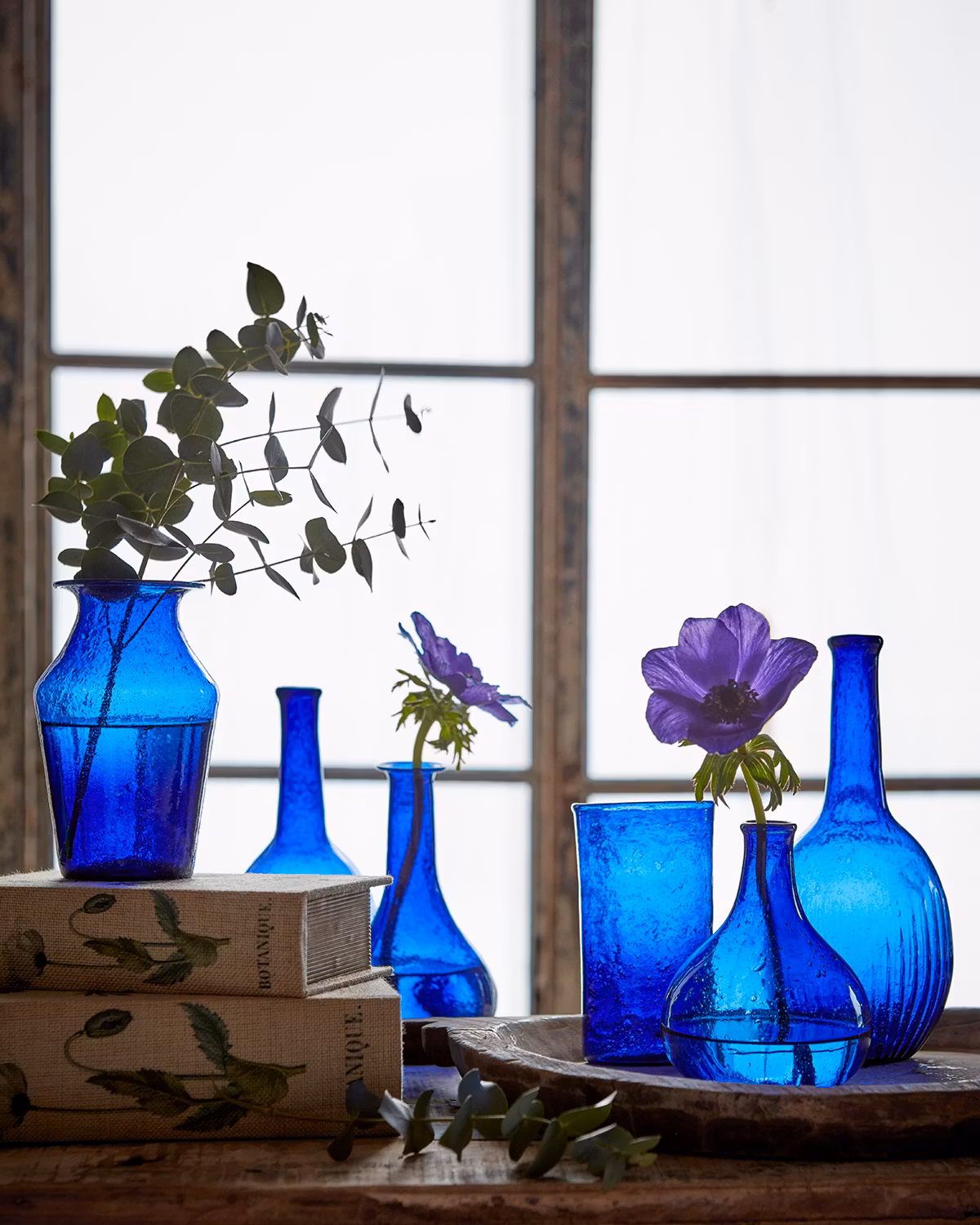 Munblåst Vas av Åtberbrukat glas, Blå