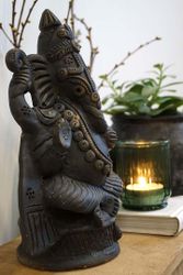 Ganesha lerskulptur, 31cm