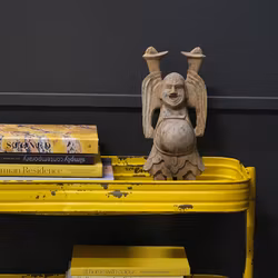 Happy Buddha, Handgjord i trä