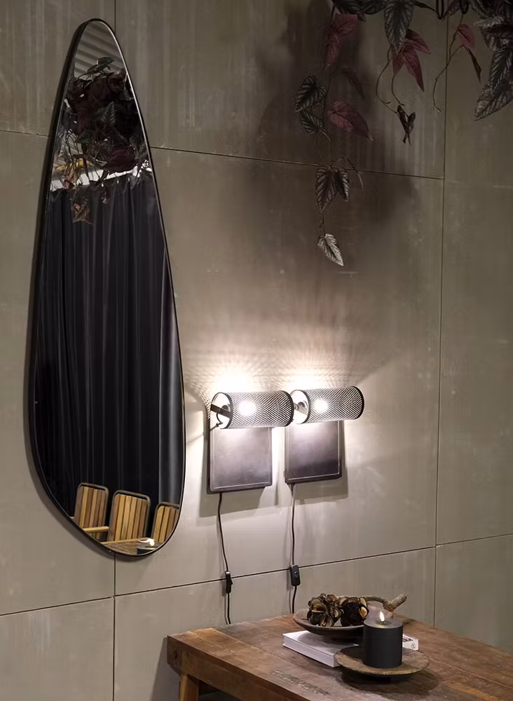 Vägglampa med perforerad skärm, 2-pack