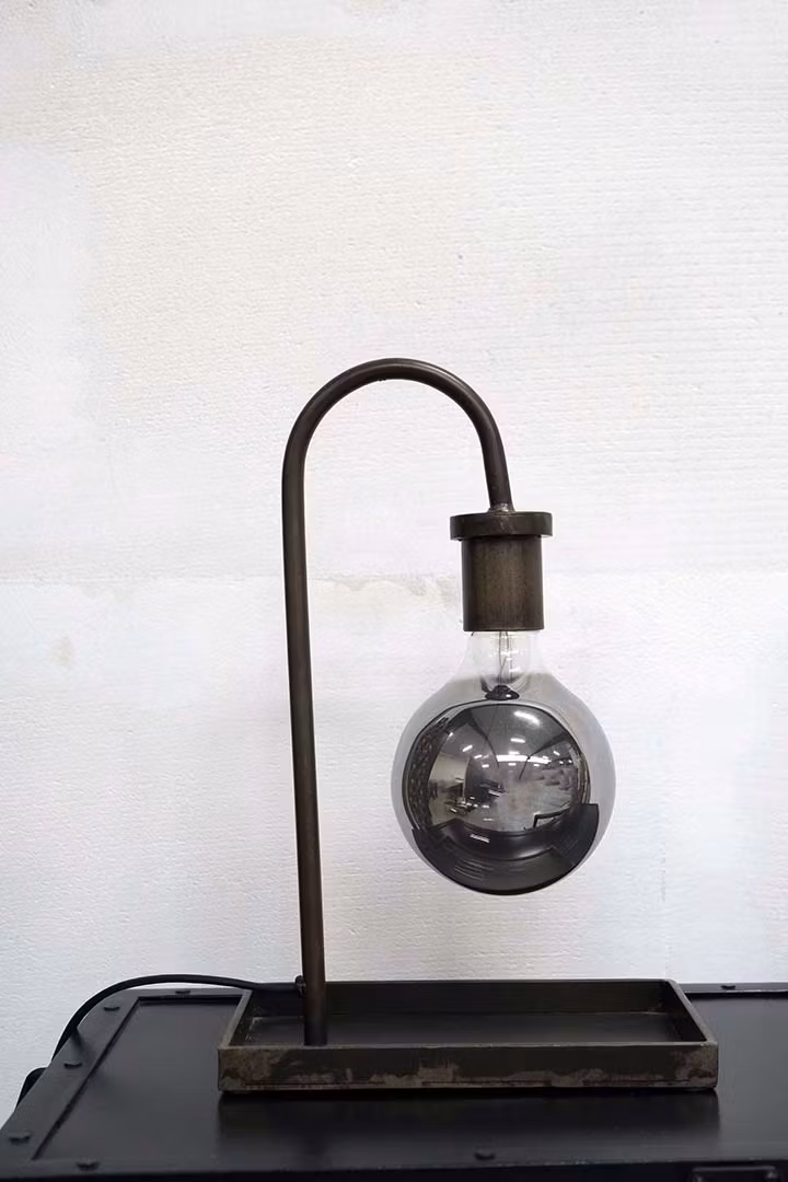 Bordslampa i järn, 35cm