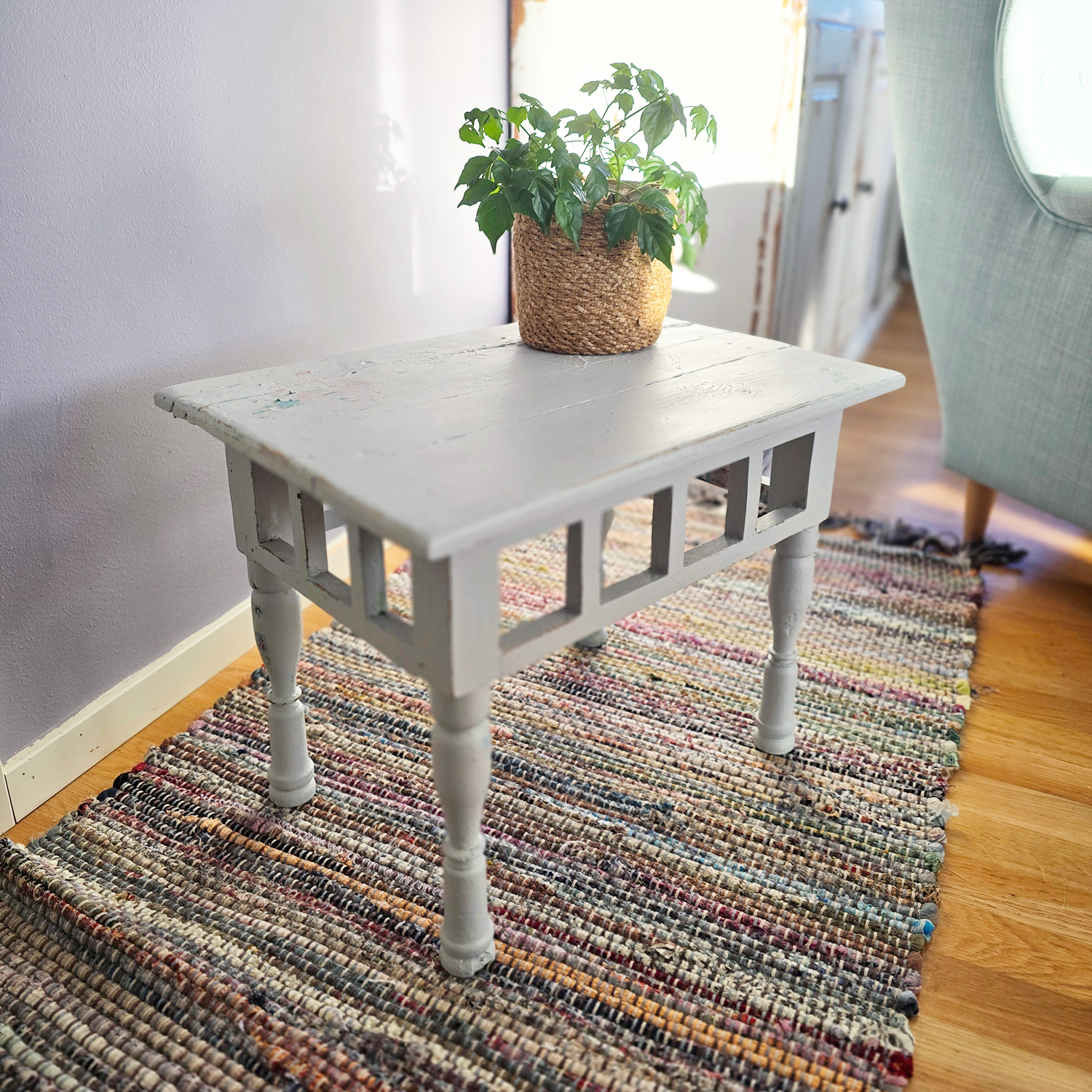 Pall/Sidobord, Ljusgrå