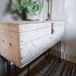 Sidobord med förvaring