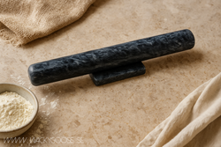 Kavel av marmor, Grå