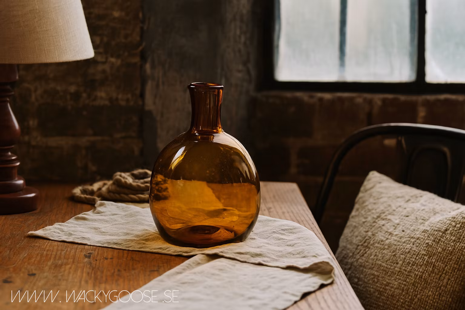 Munblåst vas av återvunnet glas, Ø18cm, Brun
