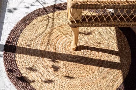 Jutematta med dekorativ mörk kant, Ø150cm