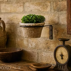 Krukhållare i järn, Svart, Ø10cm